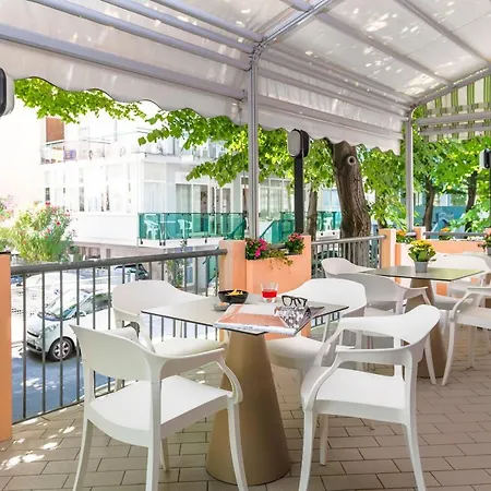 Tres Jolie 3* リミニ