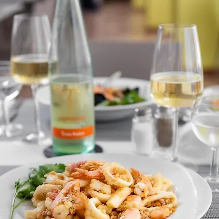 Tres Jolie ホテル 3*