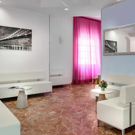 Hotel Tres Jolie