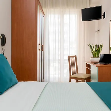 Tres Jolie リミニ