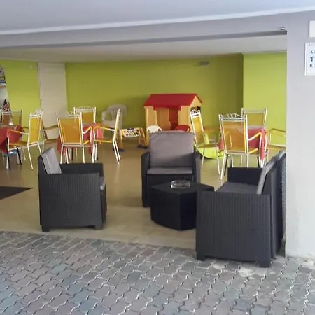 Tres Jolie Hotel 3*