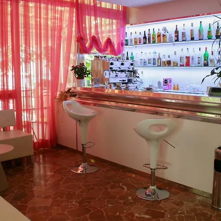 Tres Jolie רימיני